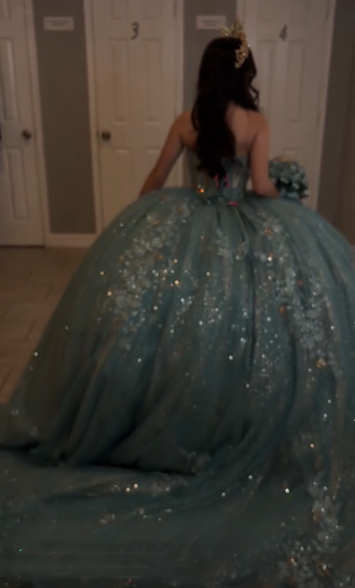 Elegant Green Strapless Princess Ball Dress, Sparkle Sequin Lace Beaded Tulle Sweet 16 Dress SP2739
