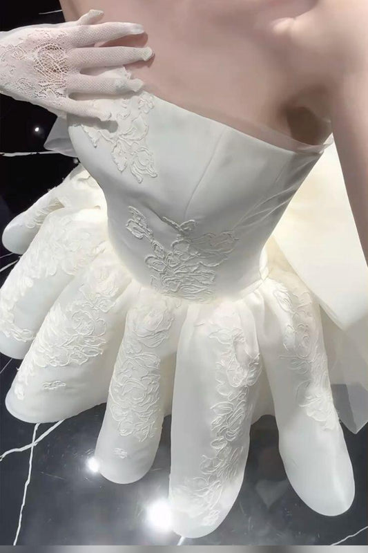 Charming Strapless White Homecoming Dress Satin Lace Appliques A Line Short Birthday Outfits With Bow SP2401