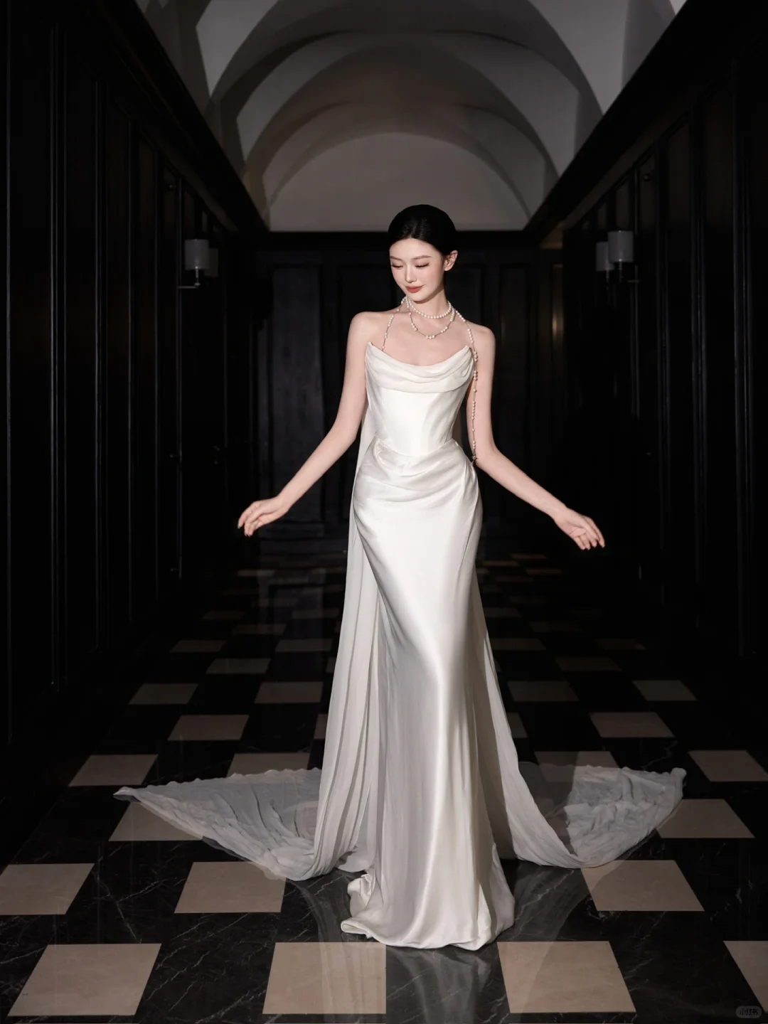 Classy White Satin Chiffon Mermaid Strapless Long Wedding Dress Y8591