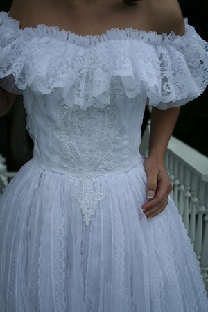 Pretty Off The Shoulder Bridal Dress White Tulle Lace Long Wedding Dress SP2081