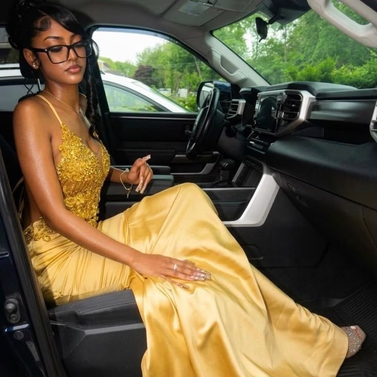 Gorgeous Spaghetti Straps Yellow Satin Beaded Appliques Mermaid Long Party Dress Birthday Dress SP2283