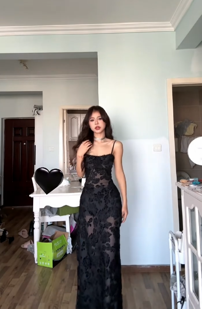 Classy Black Spaghetti Straps Lace Long Evening Dress Sexy Party Gown SP243