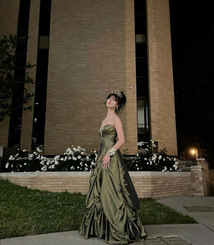 Pretty Strapless Green Satin Beaded Long Prom Dress Formal Brithday Dress Ball Gown Y7533