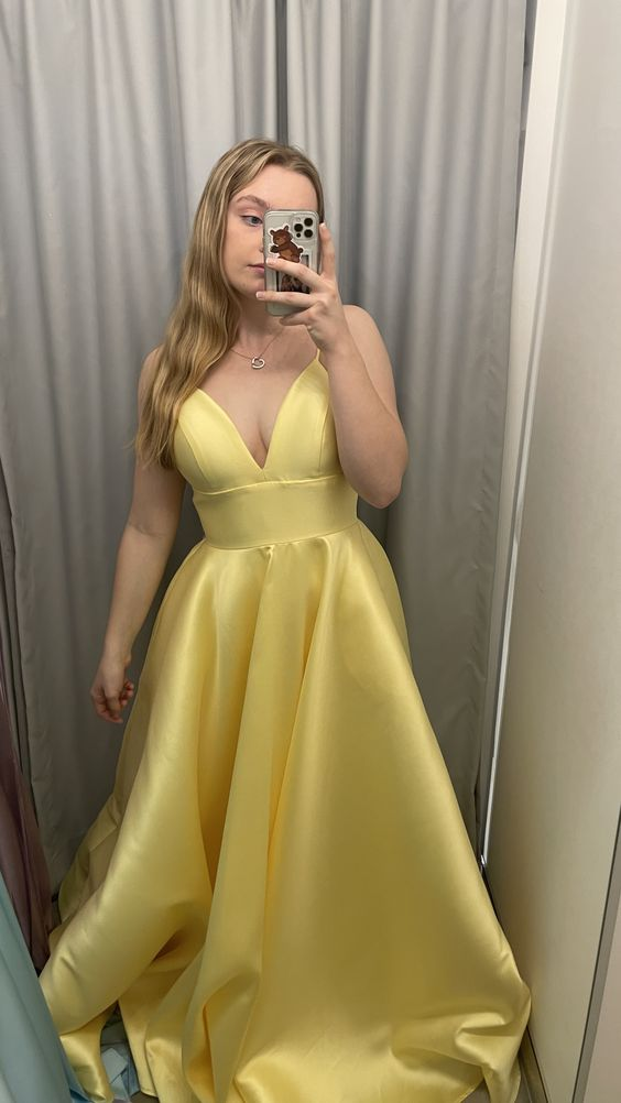 Sexy Spaghetti Straps V-neck Floor Length Satin Yellow Prom Dress Y7329