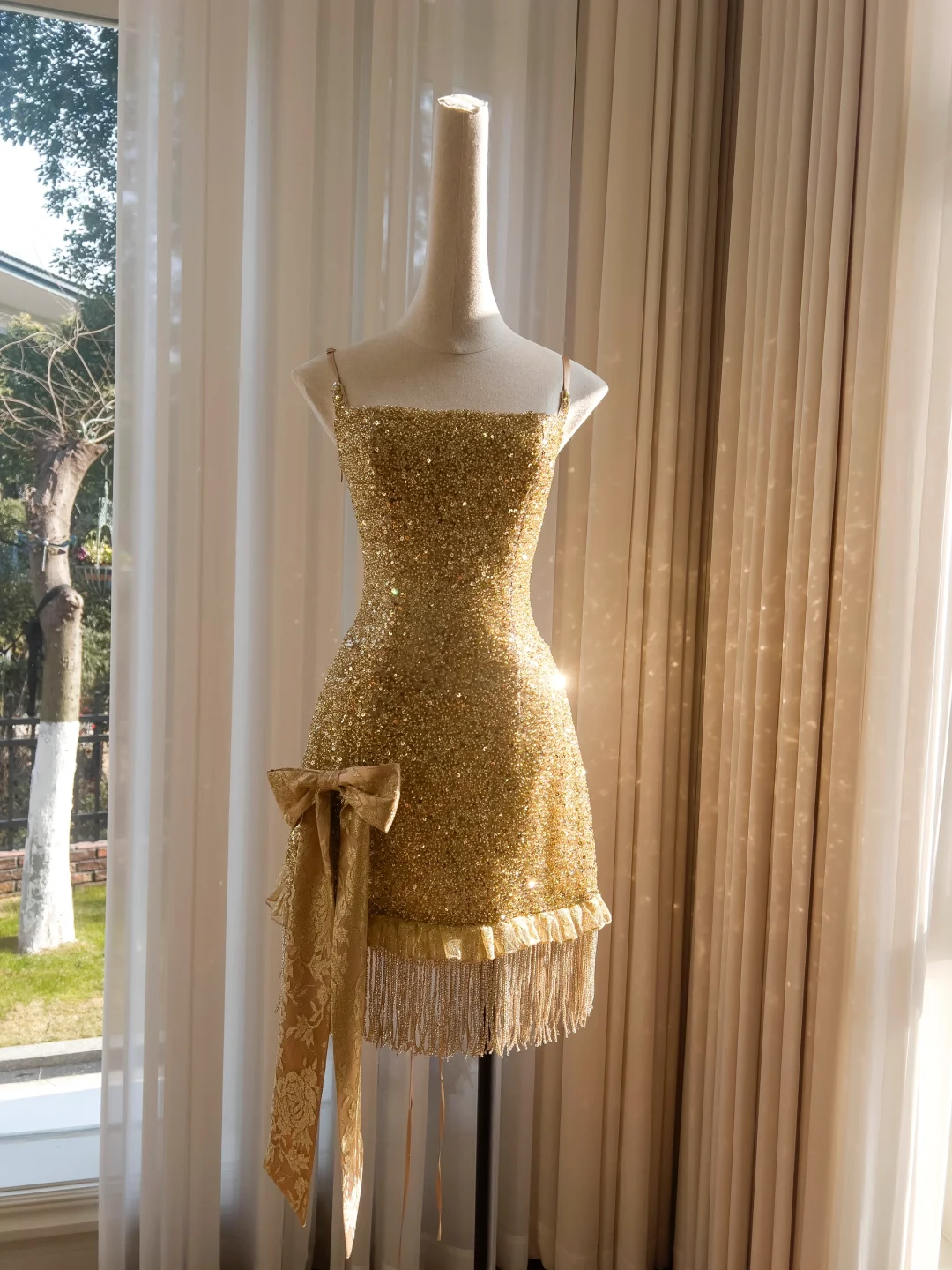 Glitter Gold Spaghetti Straps Sequins Beaded Cocktail Dress Short Graduation Homecoming Dress Y9050