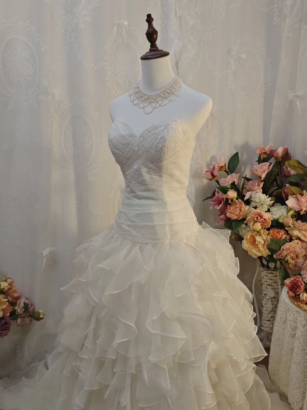 Pretty Strapless White Tulle Ruffles Long Wedding Dress Formal Bridal Dress SP2161