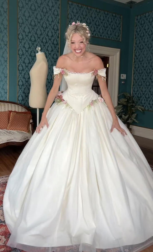 Elegant Off The Shoulder Bridal Dress,White Satin Appliques Long Wedding Dress SP2975
