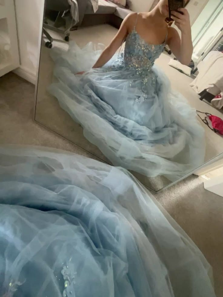 Charming Spaghetti Straps Blue Tulle Appliques Long Party Dress SP3624