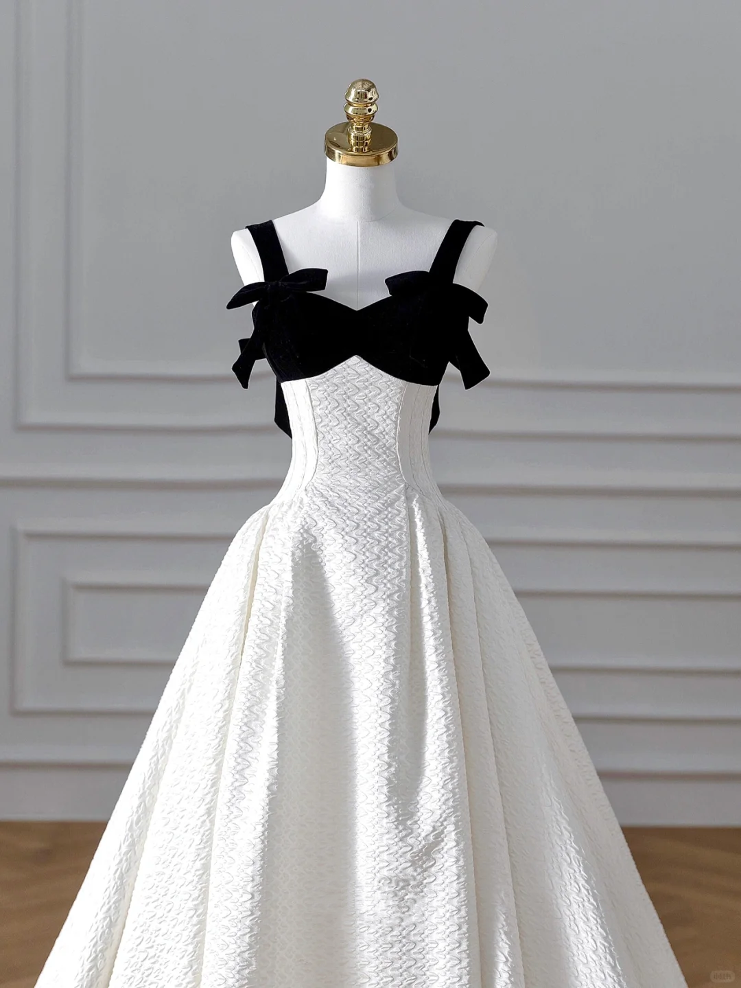 Elegant White Satin A Line Long Wedding Dress Y8611