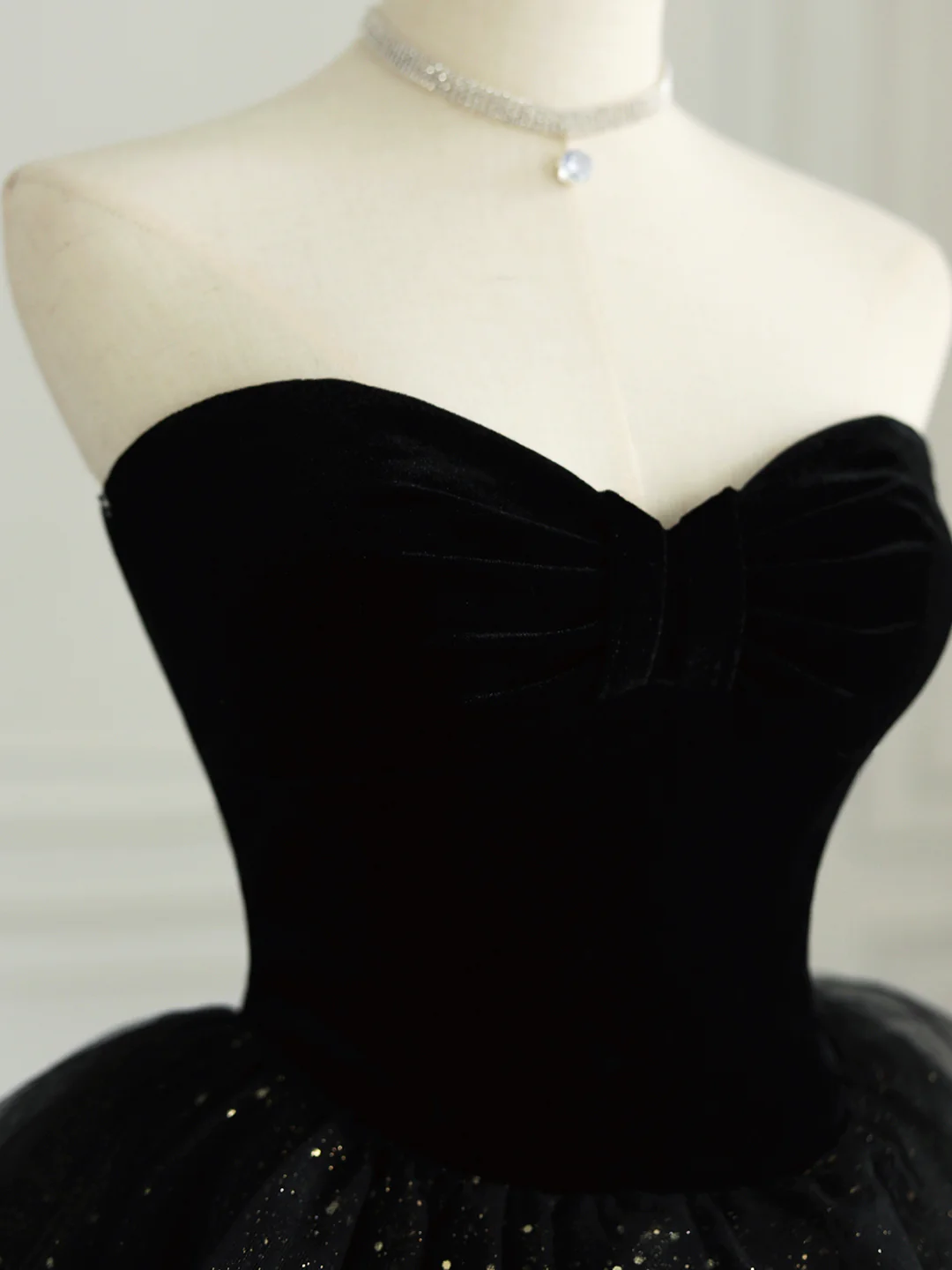 Black Strapless Tulle Formal Dress with Velvet, A-Line Sweetheart Neck Long Prom Dress  Y4434