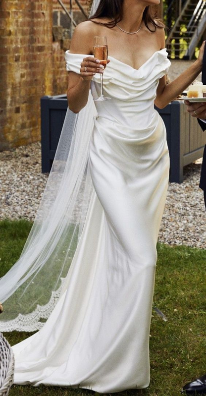 Classy Off The Shoulder Mermaid White Bridal Gown Wedding Dress Y8012
