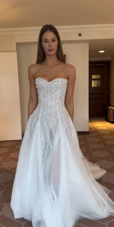 Pretty Sweetheart Neck Tulle Pearls White A Line Long Wedding Dress Bridal Dress SP2972