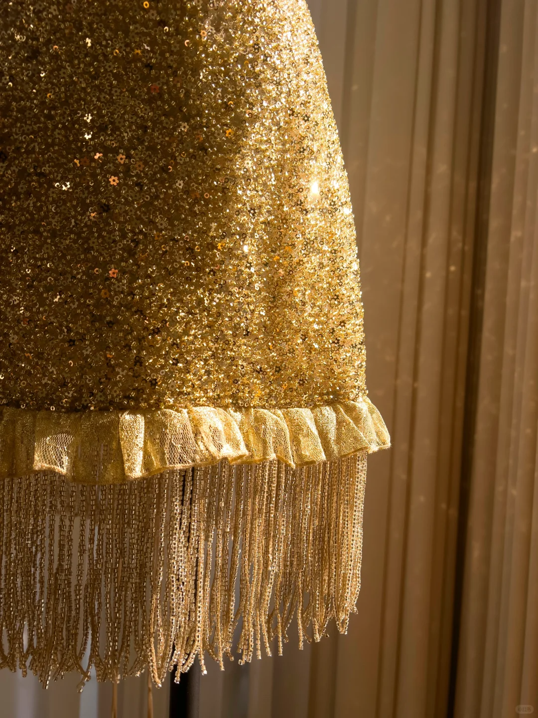 Glitter Gold Spaghetti Straps Sequins Beaded Cocktail Dress Short Graduation Homecoming Dress Y9050