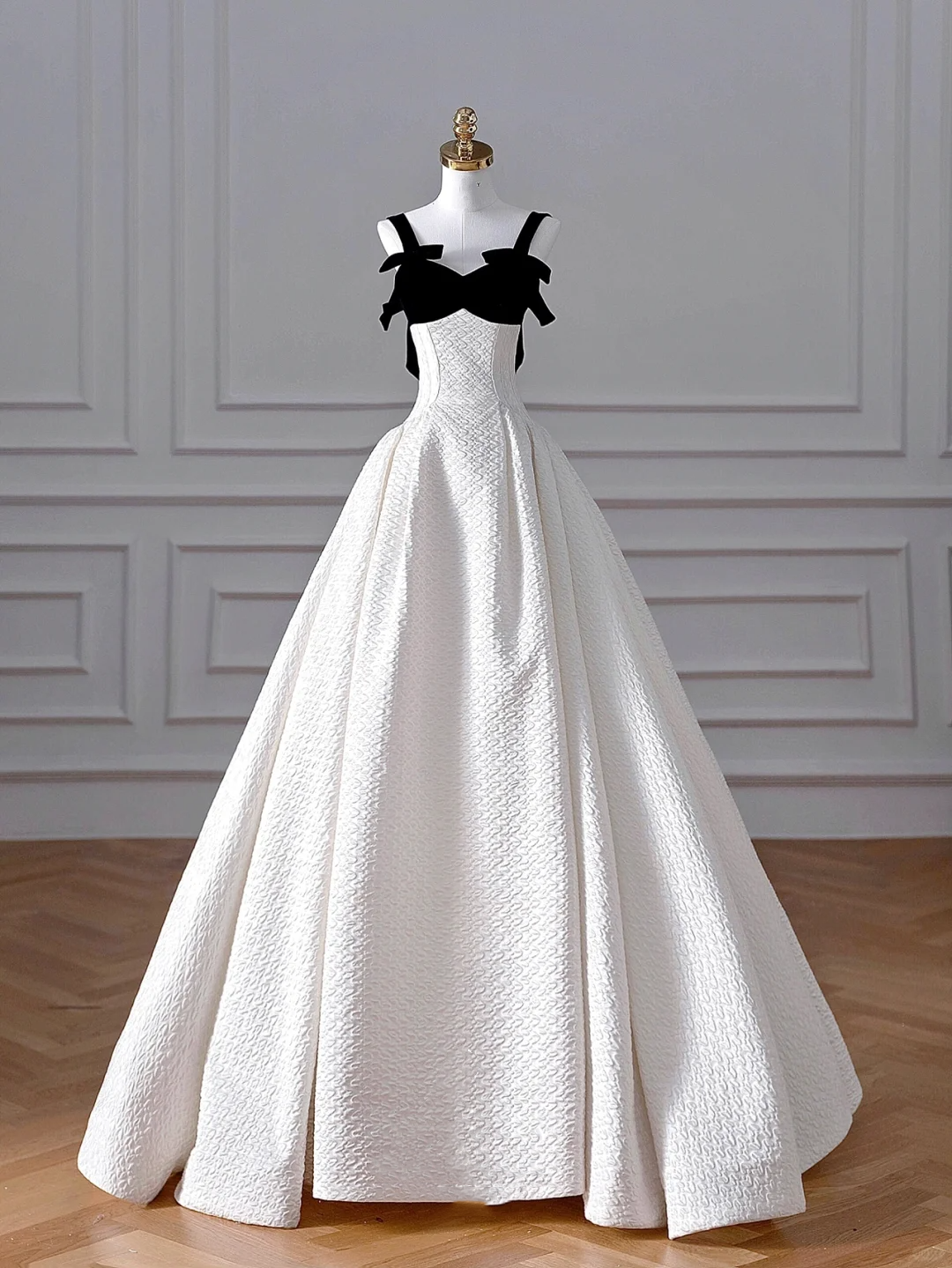 Elegant White Satin A Line Long Wedding Dress Y8611