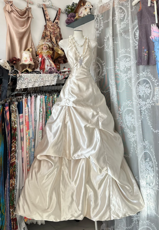 Charming Halter V Neck Ivory Satin Pleated Ball Gown Long Birthday Party Dress SP1874