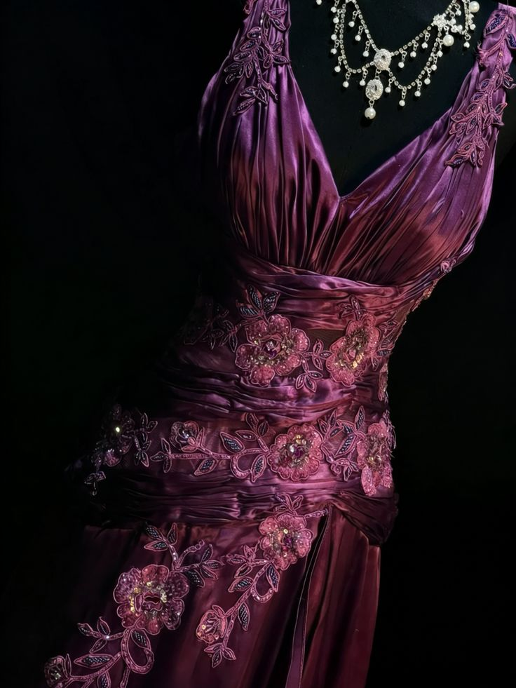 Vintage Grape V Neck Satin Appliques Sleeveless Long Evening Dress Prom Dress SP1727