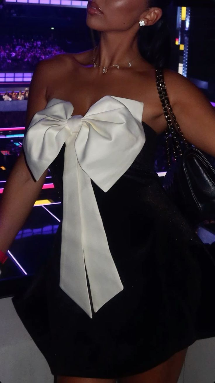 Sexy Black Satin A Line Short 8th Grade Homecoming Dress,Bow Strapless Mini Prom Dress SP3358