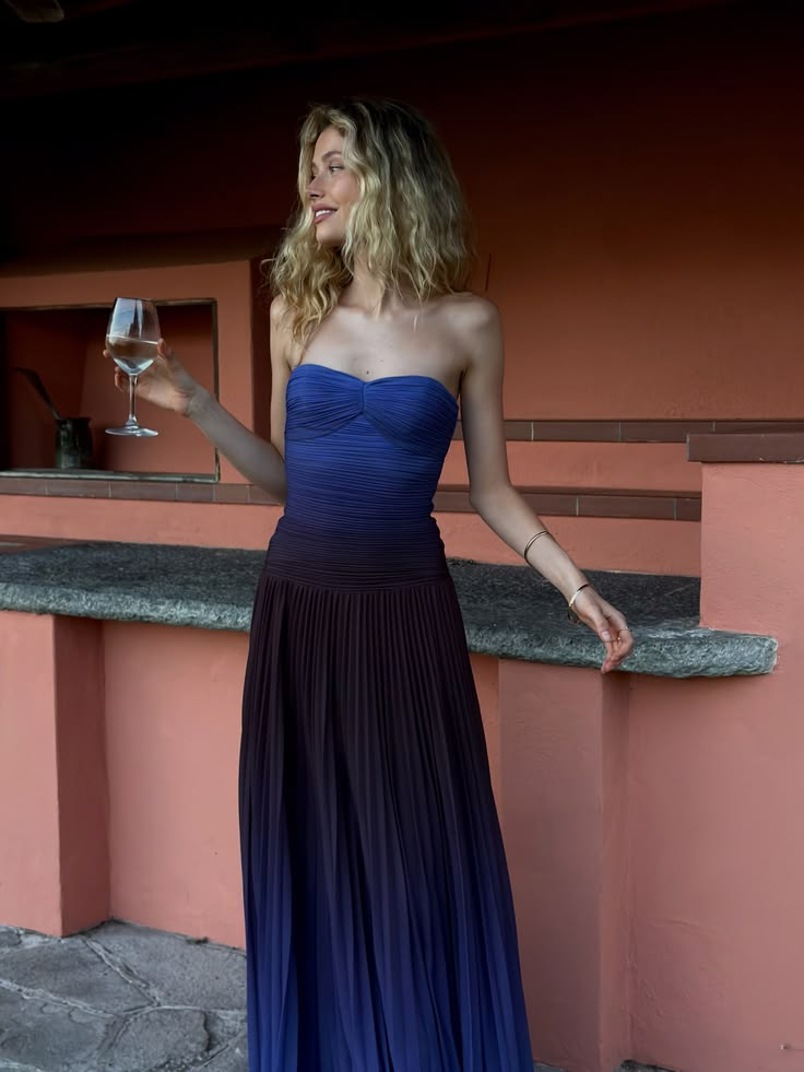 Unique Ombre Satin Pleated A Line Long Wedding Guest Dress Sweetheart Neck Long Party Dress SP3993