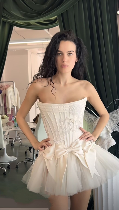 Unique Strapless White Satin Tulle A Line Short 19th Birthday Outfits Homecoming Dress With Bow SP175