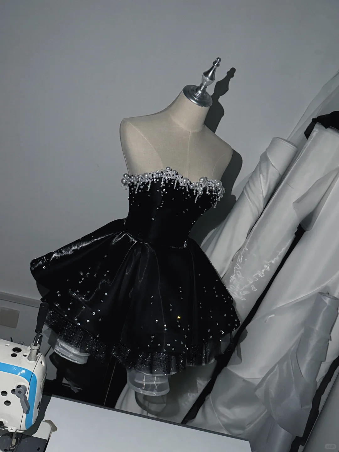 Pretty Sweetheart Neck Satin Beaded Short Homecoming Dress Black Short Birthday Dress SP4221