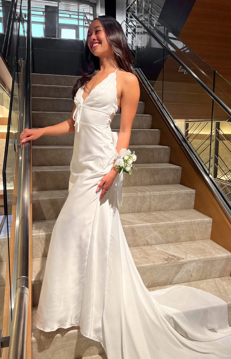 Elegant Spaghetti Straps V Neck Long White Mermaid Wedding Dress Y7957