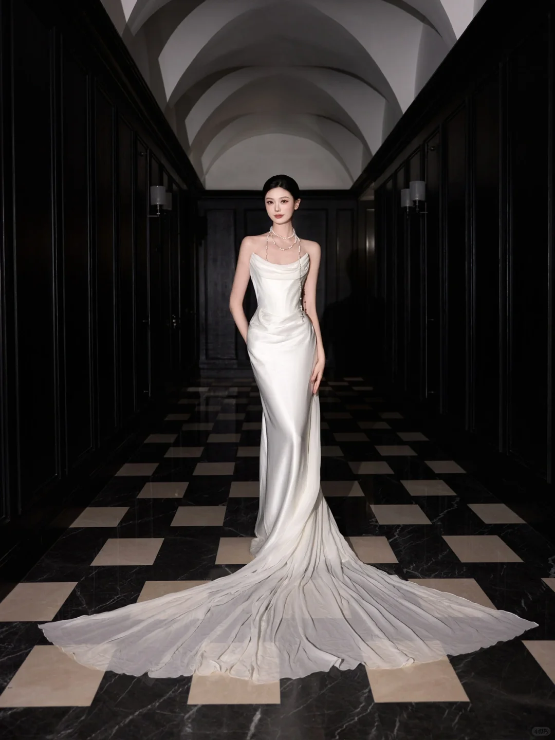 Classy White Satin Chiffon Mermaid Strapless Long Wedding Dress Y8591